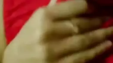 Newly weds bhabhi showing boobs to boyfriend