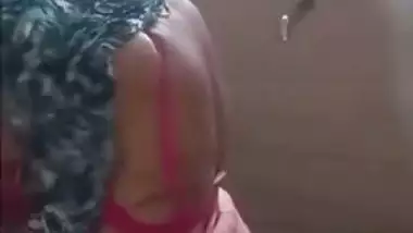 Big ass mature Indian aunty bathing videos online