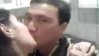 Lucknow university couple kissing