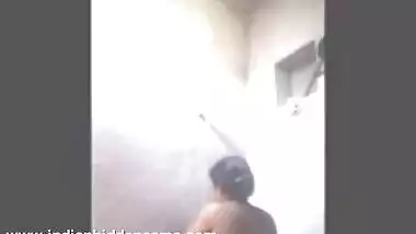 DesiSex24.com - indian bhabhi getting naked taking shower recorded by hiddencam