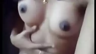 Teen Desi strips down in this MMS video cause it's her XXX fantasy