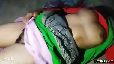 Outdoor XXX video of lecherous Desi bitch showing her hairy pussy