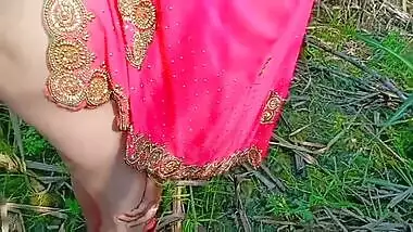Outdoor XXX video where the lover ejaculates in Desi wife's pussy