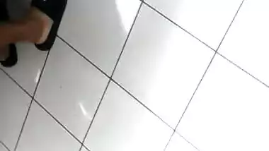  candid pretty indian or latina feet