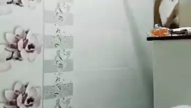 Pregnant Actress Swathi Naidu bathing