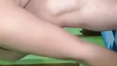 Mature bhabhi Marathi sex MMS gives blowjob to lover