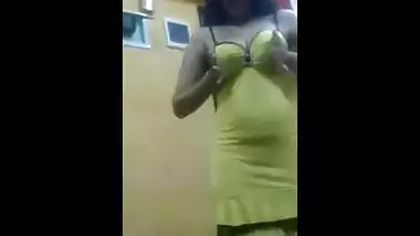 Big Ass Aunty Sexy Dance