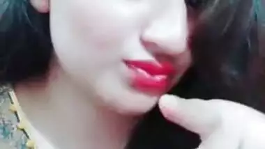 Hot babe mms 2 clips part 1