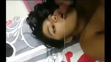 South Indian gf Asha’s irresistible blowjob to lover