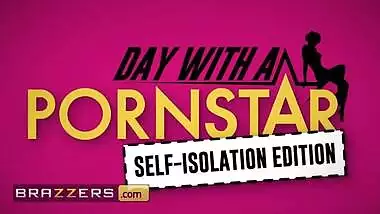 Brazzers - Eva Elfie gets through self isolation with videogames
