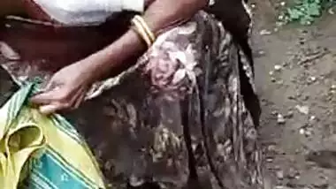 Indian aunty fucked by lover! Free outdoor porn mms