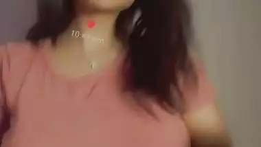 Naked pussy showing hot Indian girl nude viral MMS