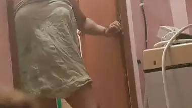 Mom after bath naked from bathroom capture by son