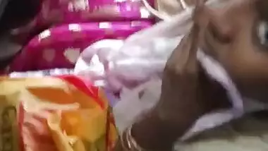 Tamil hot married girl showing her boobs cleavage in bus