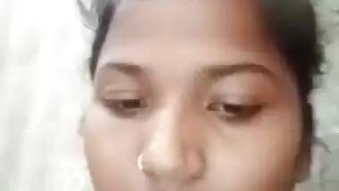 Sexy Dehati girl showing naked boobs and pussy