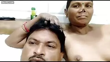 Mature couple record nude mms