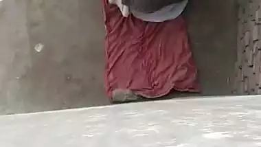 Spying Sasur fucking bahu video going viral online