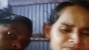 Dhaka guy boob presses and kisses in desi x video