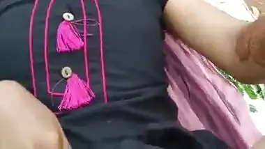 Ssizzling hot outdoor sex video shared online