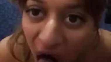 Nude Punjabi girl sucking her classmate’s penis