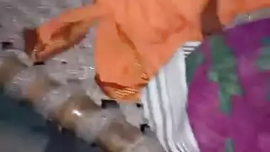 Desi Bihari housewife captured nude on mobile cam