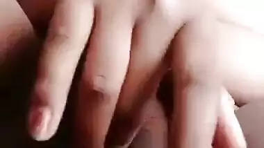 Tamil girl full nude and fingering her wet pussy