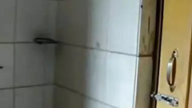 Super Hot Kolkata GF Selfmade Bathing Video wid Audio