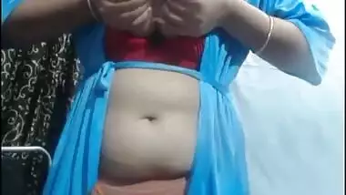 Busty Desi aunty vibrator XXX show big tits with dildo vibrator