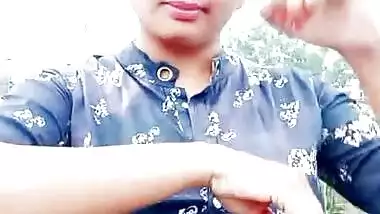 Sexy Desi Girl Huge Tits