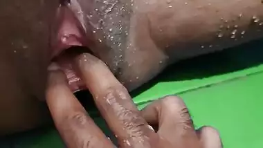 Squirting is very hard. Must watch බඩු යනකම් ඇගිල්ල ගැහුවා Sri Lanka