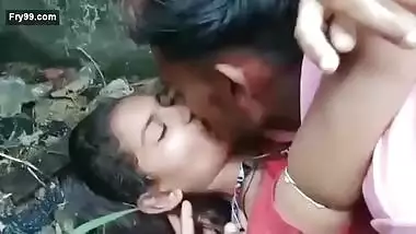 Desi cute girl Outdoor fucking