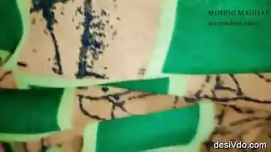 Bhabhi said, your cock is not going in pussy, Hindi abusive video