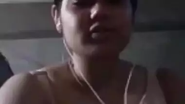 Busty girl boobs show on video call viral show