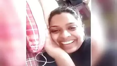 Desi chic boob show