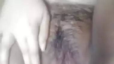 Trying My Hardest To Show You My Hairy Pussy / Thick And Curvy / Model Rebecca